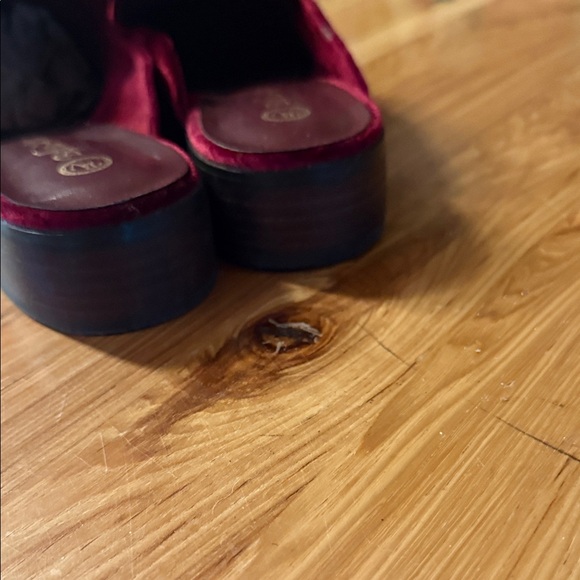 Bella Vita Women's Red Velvet Slip On Mules, Size 11 - Picture 10 of 12